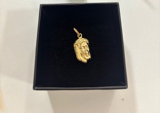 Ciondolo Gesu 18 kt oro