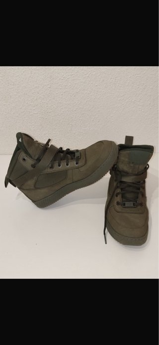 Botas altas color verde oscuro