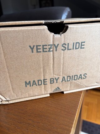 Chanclas Adidas Yeezy grises