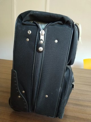 Maleta American Tourister Negra.