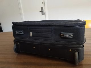 Maleta American Tourister Negra.