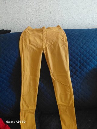Pantalones vaqueros desgastados