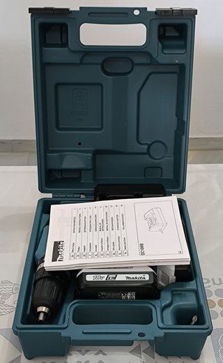 Taladro Makita HP488D + 2 Baterías + Maletín