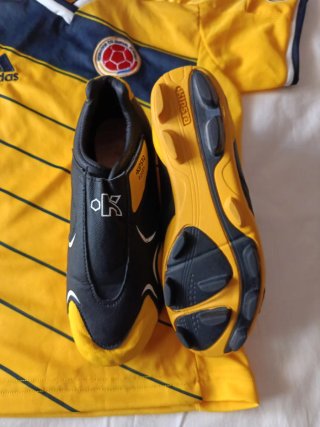 Camiseta Fútbol Colombia #6 + Botas