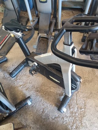 Máquina de gimnasio Technogym