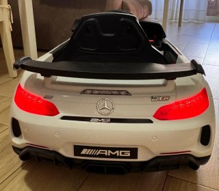 Coche batería de niño