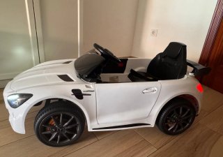 Coche batería de niño