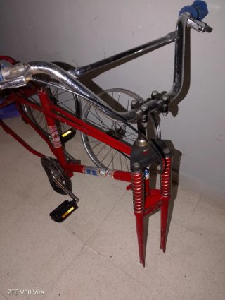 Bicicleta BH Roja para restaurar