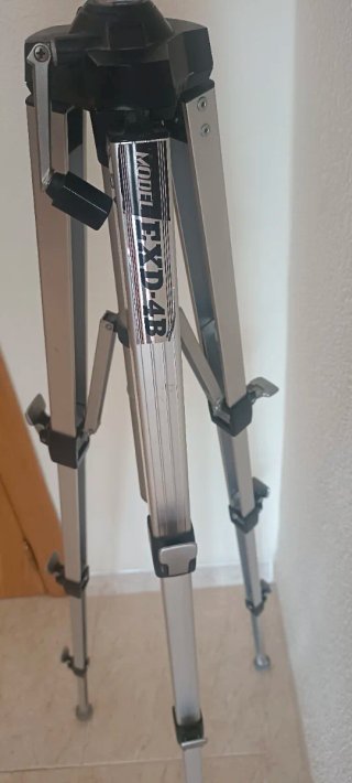 Telescopio Zeus con trípode