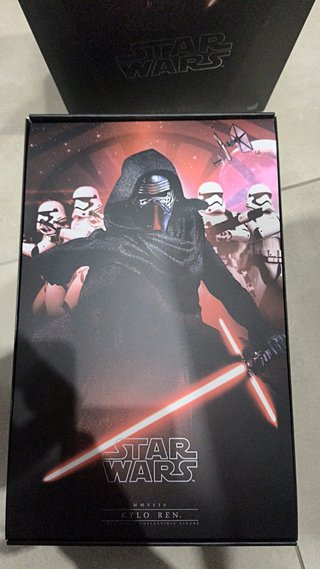 Hot Toys MMS320 Star Wars Kylo Ren