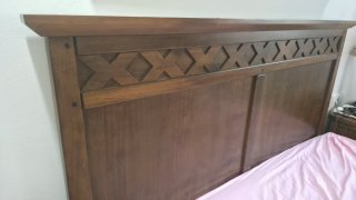 Cabecero de madera maciza para cama de 150 cm.
