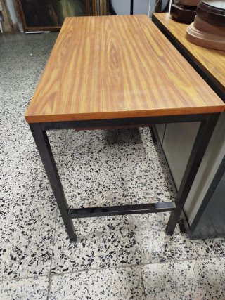 Escritorio madera y metal