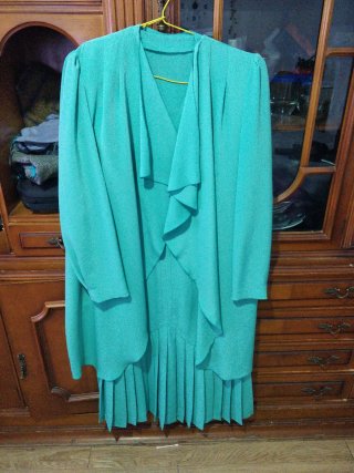 Vestido verde azulado con vuelo