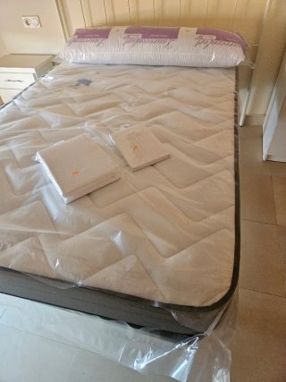 Cama 135cm con base y almohada