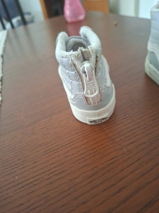 Zapatos Vans plateados para bebé talla 22
