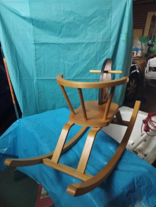 Caballito de madera para niños