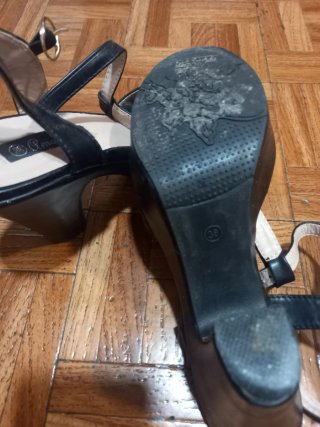 Zapatos de tacón negros talla 38