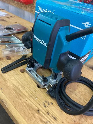 Fresadora Makita RP0900 mas completo