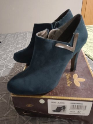 Botines de tacón azul marino