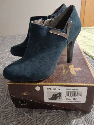 Botines de tacón azul marino