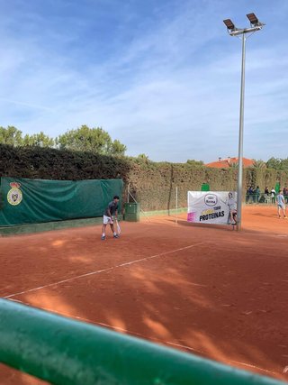 Clases particulares de tenis en hotel cavanna