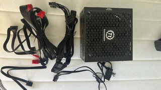 Fuente Alimentación Thermaltake RGB 650W