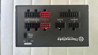 Fuente Alimentación Thermaltake RGB 650W