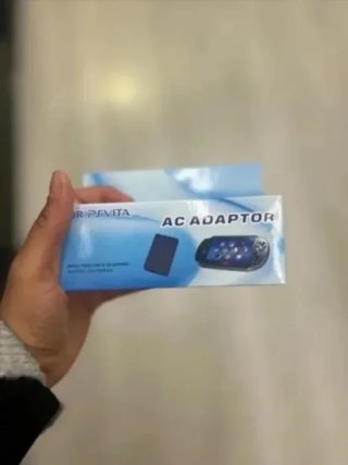 Caricabatterie PlayStation Vita nuovo da aprire.