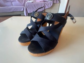 Sandalias negras con pedrería Talla 39