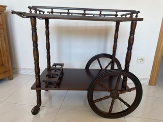 Camarera/Licorera de madera con ruedas (NO ENVIO)