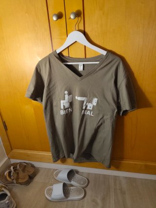 Camiseta verde oliva talla XL