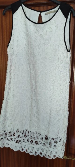 Vestido blanco encaje negro