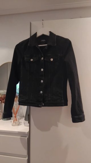 Chaqueta vaquera corta Zara Negra TS