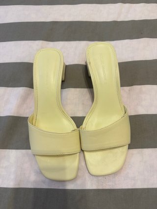 Sandalias tacón amarillo talla 36