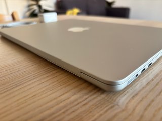 MacBook Air M2 2022 13.6 512GB Plata