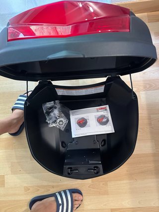 Top Case NUEVO Yamaha 39L Negro - Baúl moto