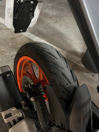 KTM 125 Duke 2023 Negra/Naranja