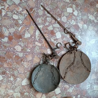 2 Balanzas Romanas Antiguas sin pilón