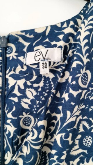 Vestido estampado azul y blanco