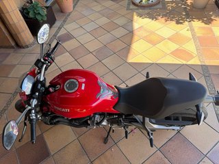 Ducati Monster 821 Roja