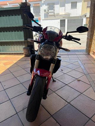 Ducati Monster 821 Roja
