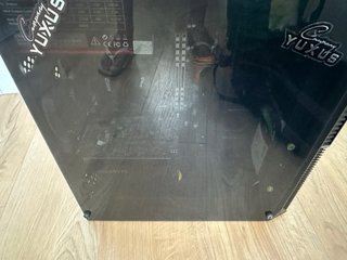 Ordenador Gaming AMD + Volante Thrustmaster y Peda
