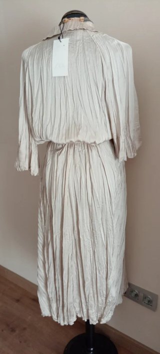 Vestido Zara Beige Talla L da tallas más grandes ,