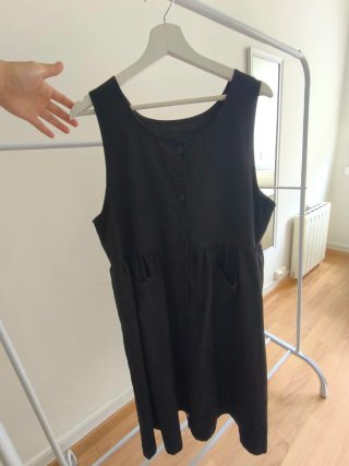 Conjunto Vestido Negro y Blusa Bordada