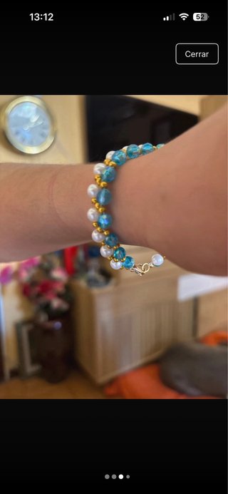Pulsera hecha a mano con perlas y cristales