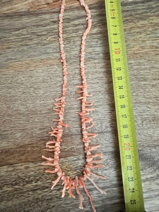Collar antiguo de coral rosa