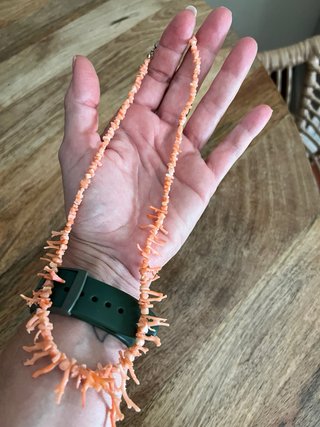 Collar antiguo de coral rosa