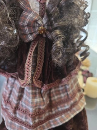 Muñeca de porcelana antigua