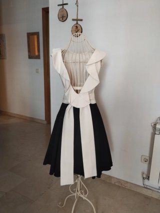 Vestido negro corto encaje