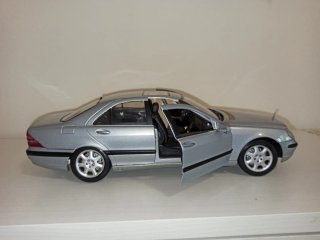Modello Maisto Auto 1:18 Mercedes classe s